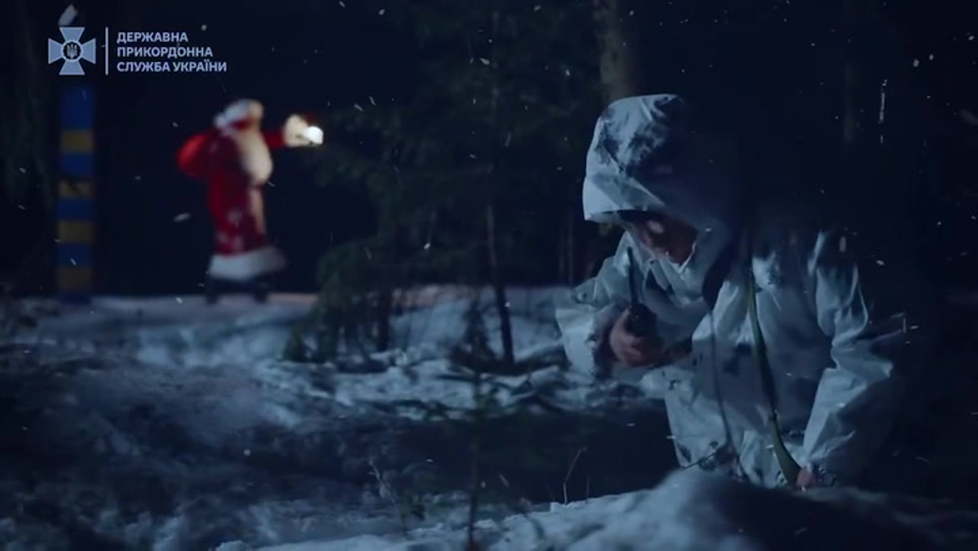 VIDEO | Aastalõpusoovid Vene ja Ukraina relvajõududelt. Venemaa tulistab jõuluvana alla, Ukraina lahendab asja teisiti