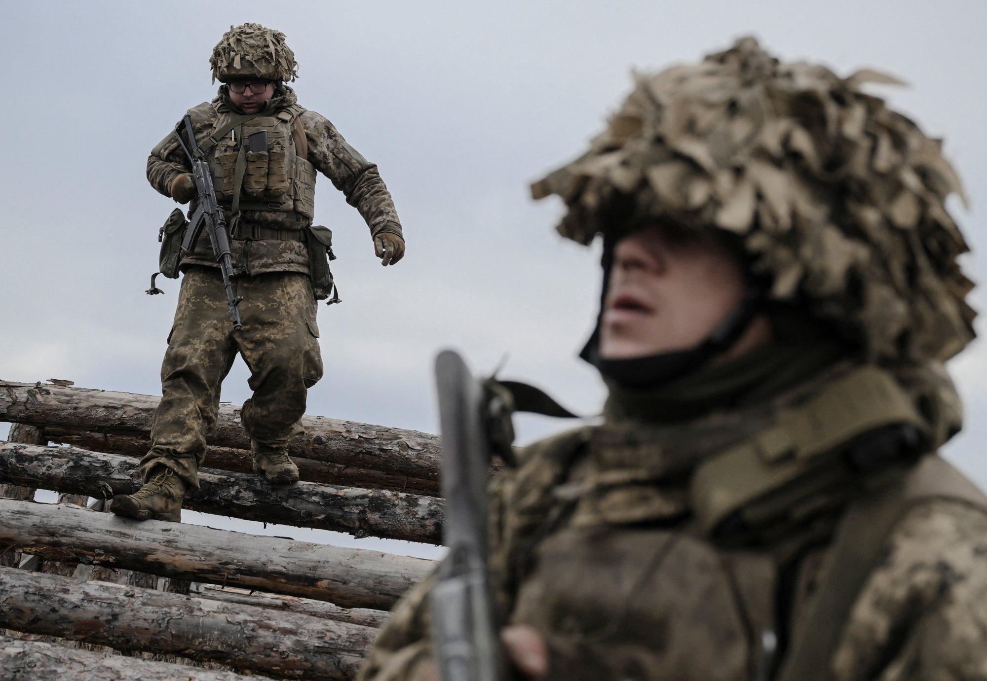 SÕJARAPORT | Teet Kalmus: Vene armee sunnib karkudega sõdureid rindele minema. Keeldujad peksab sõjaväepolitsei läbi