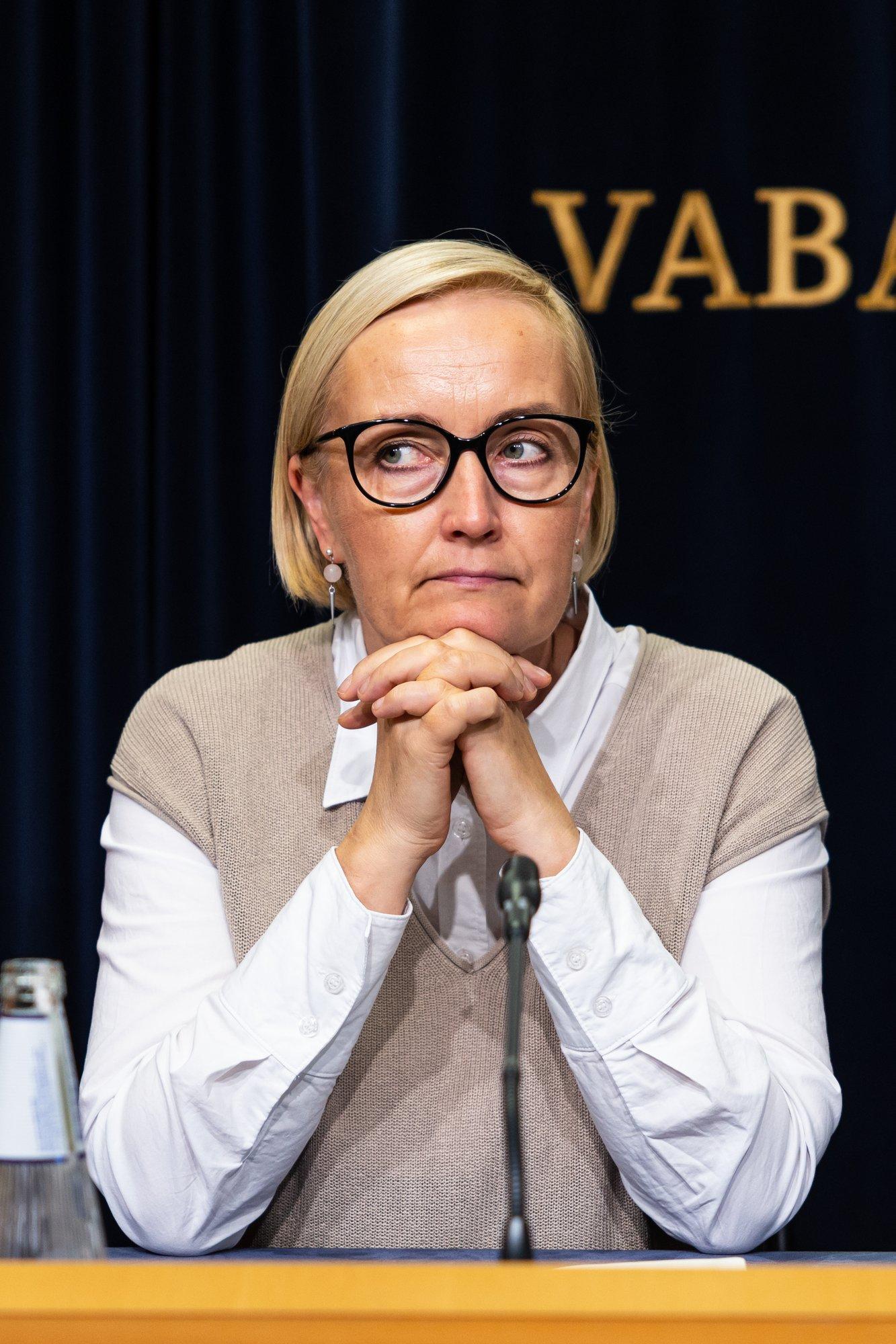 „Töötajad olid väga kaljukindlad oma otsuses mind lennuki peale mitte lasta.“ Kristina Kallas jäi päeva jooksul kaks korda Londoni lennult maha