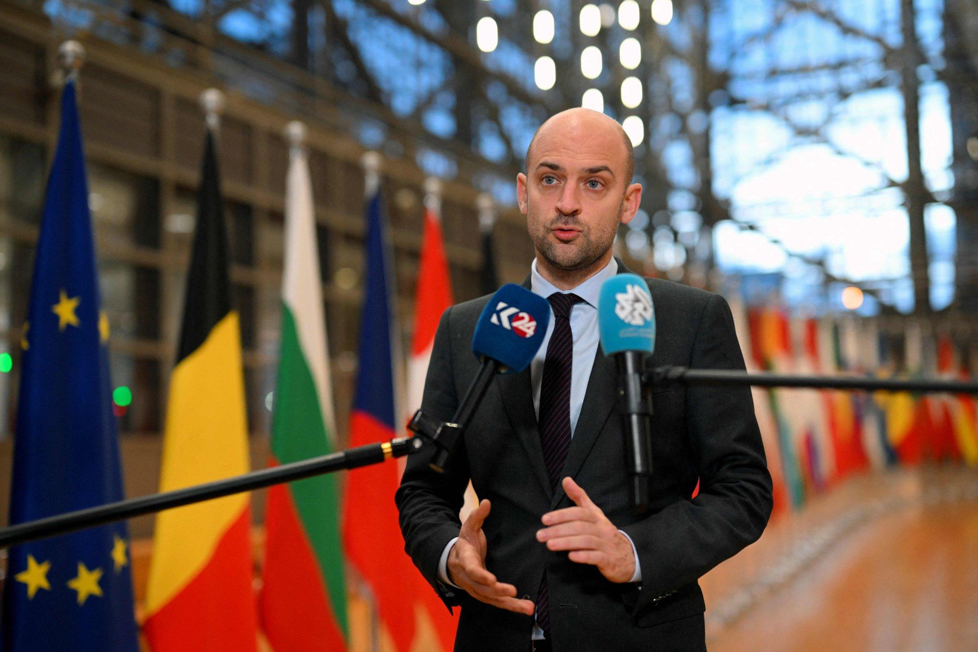 Prantsusmaa välisminister: riik kaalus vägede saatmist Gröönimaale