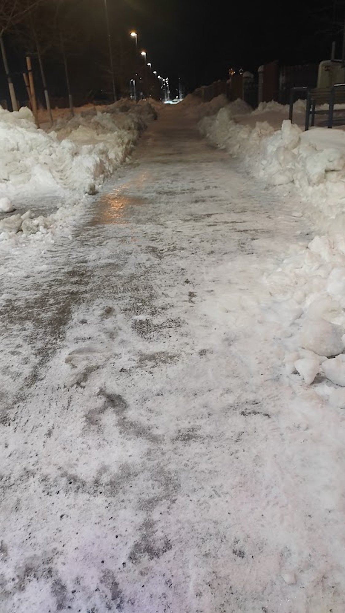 PILTREPLIIK | Hoidku selle eest, et Tallinn kõnniteede puhastamise päriselt üle võtab