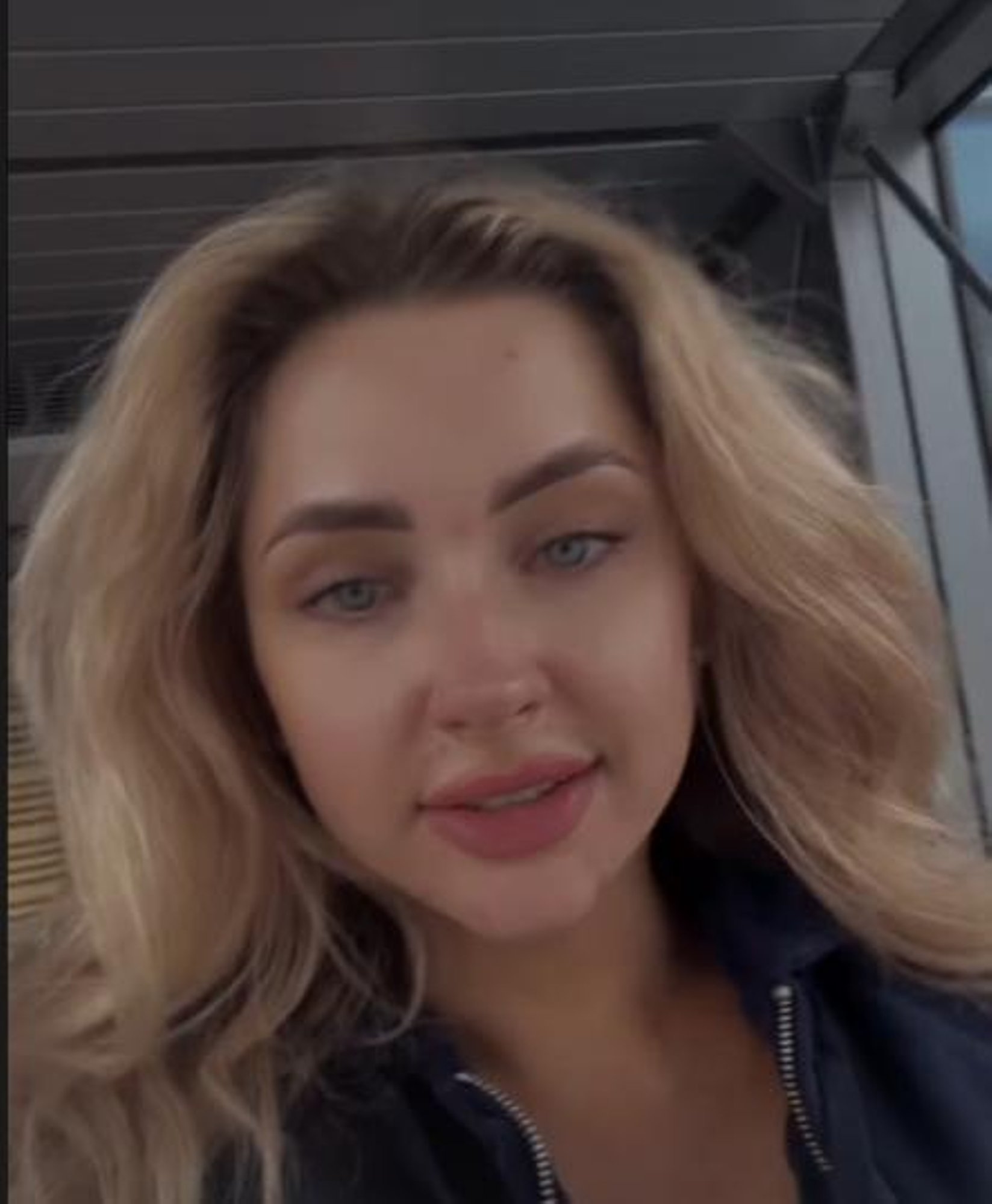 Brigitte Susanne Hunt puhkes Riia lennujaamas nutma: uks nina eest kinni pannakse, alles siis ma ei lähe!