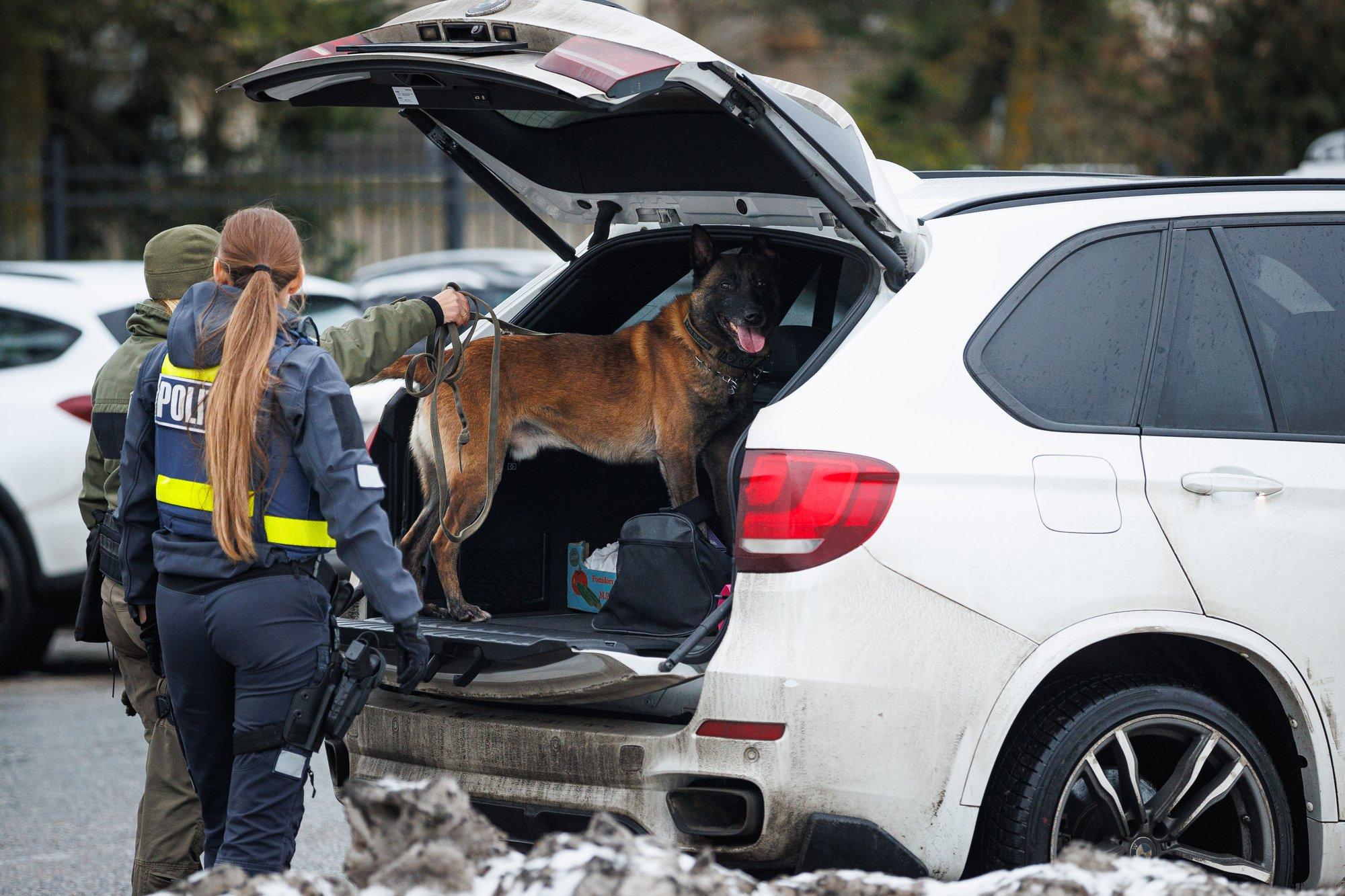 FOTOD | Narkojoobe kahtlustusega juht tegi Lasnamäel avarii