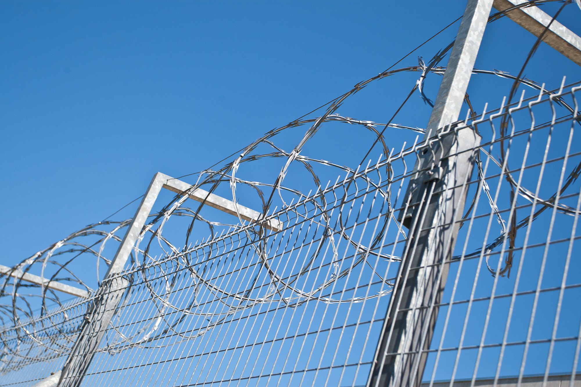 Kohus arutas, kas Tartus neli pereliiget tapnud mees vabadusse lubada