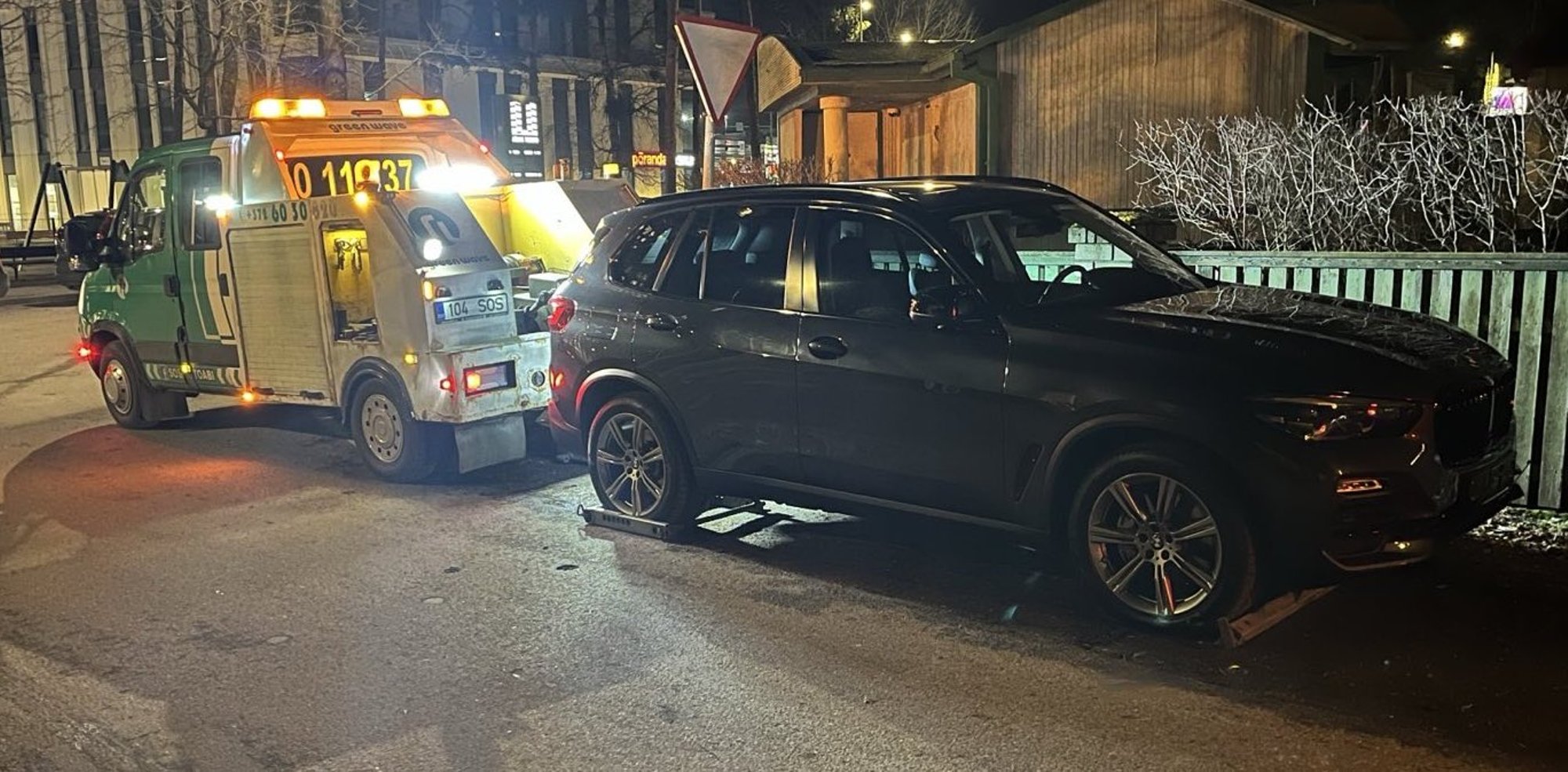 Löök jõmlusele: politsei sai õiguse teisaldada tänavatelt numbrimärkideta autosid