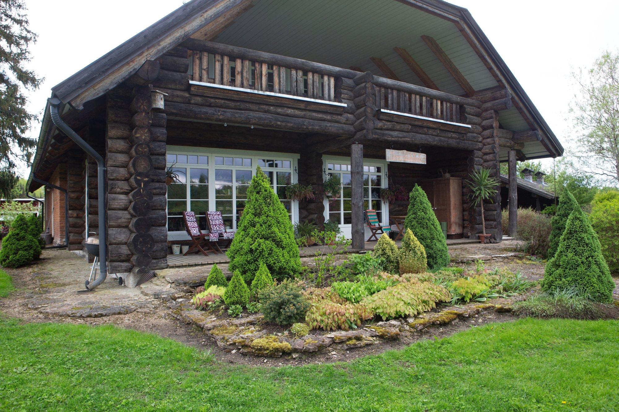 Sadeväljal tehti korda poole meetri paksuste seintega maja ja loodi kodu huvitava ajalooga talukohta