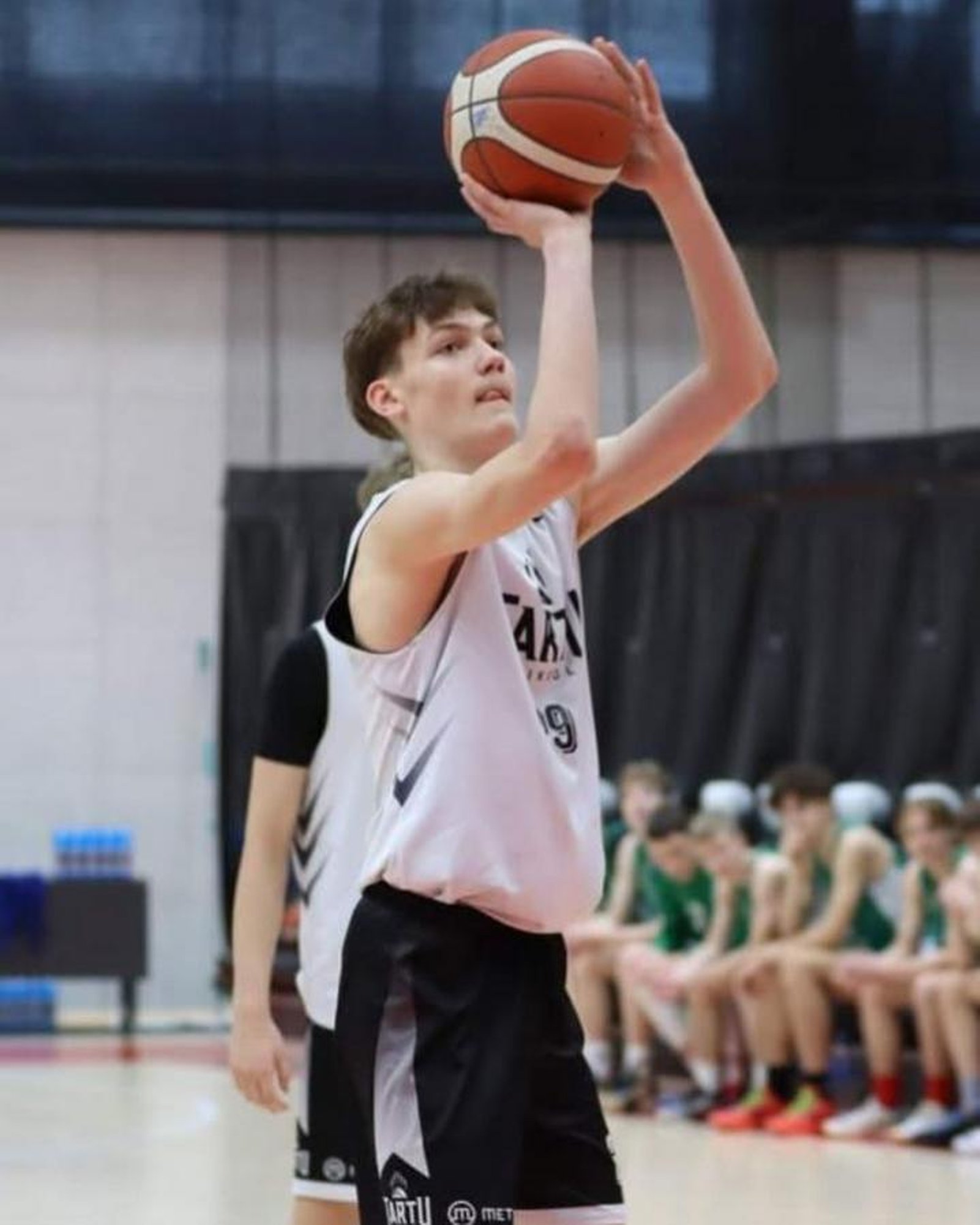 Tartu Ülikooli korvpallikooli kasvandik aitas oma meeskonna Euroliiga noorteturniiril võidule