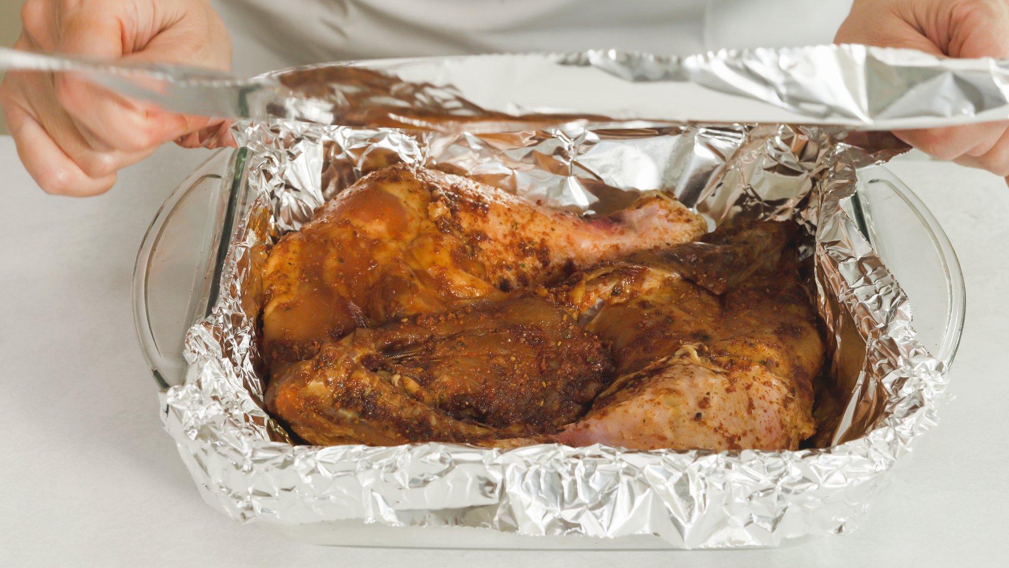 Alumiiniumfooliumi saladus paljastatud: miks on üks külg läikiv, teine matt?