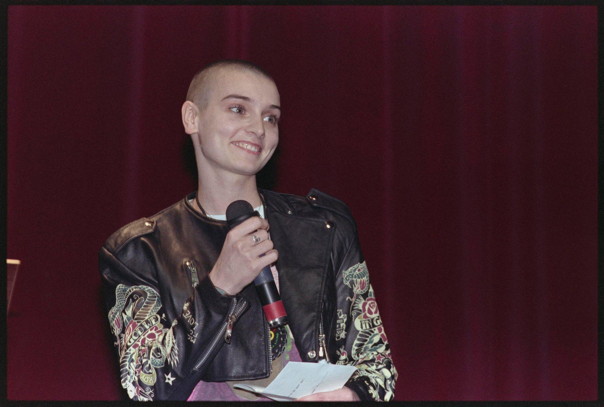 Muusikat lüpsma! Ootamatult lahkunud Sinéad O’Connori testamendist leiab omapärase viimse soovi