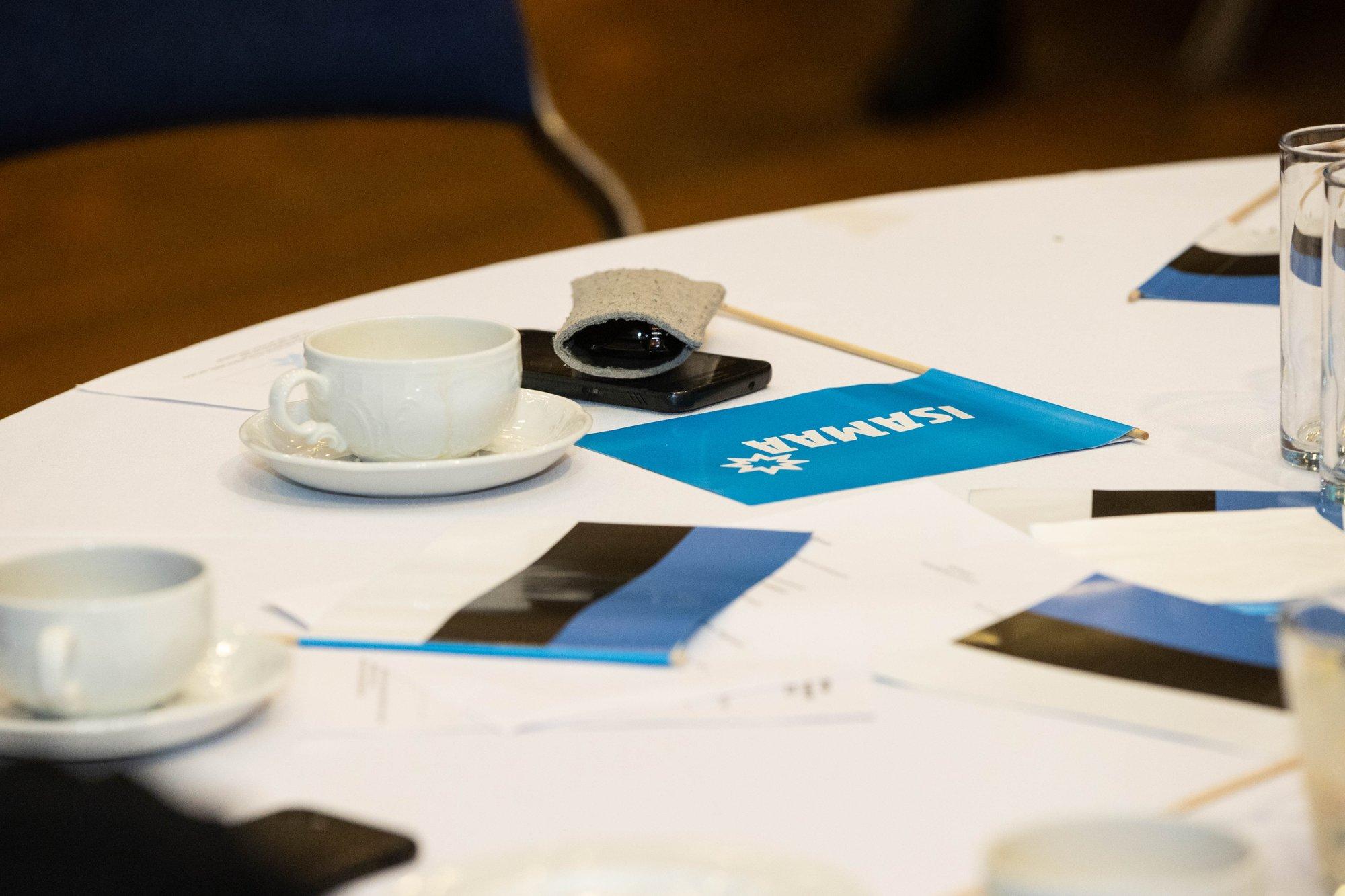 Vene ja valgevene kodanikelt hääleõiguse äravõtmine tüürib karile. Päästerõngana nähakse Isamaad