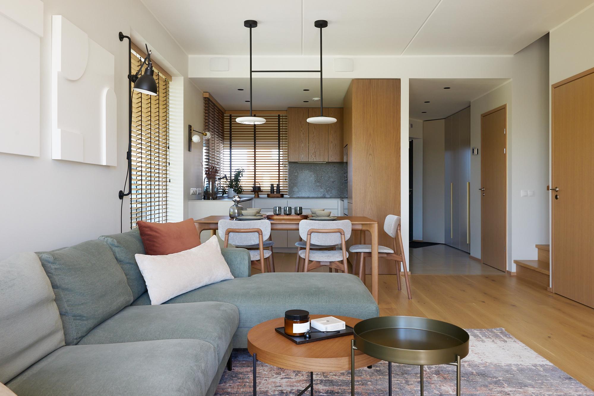 FOTOD | Noorele perele loodud põhjamaises kodus on kõlama pandud mahedad värvid ja soojad puidunoodid