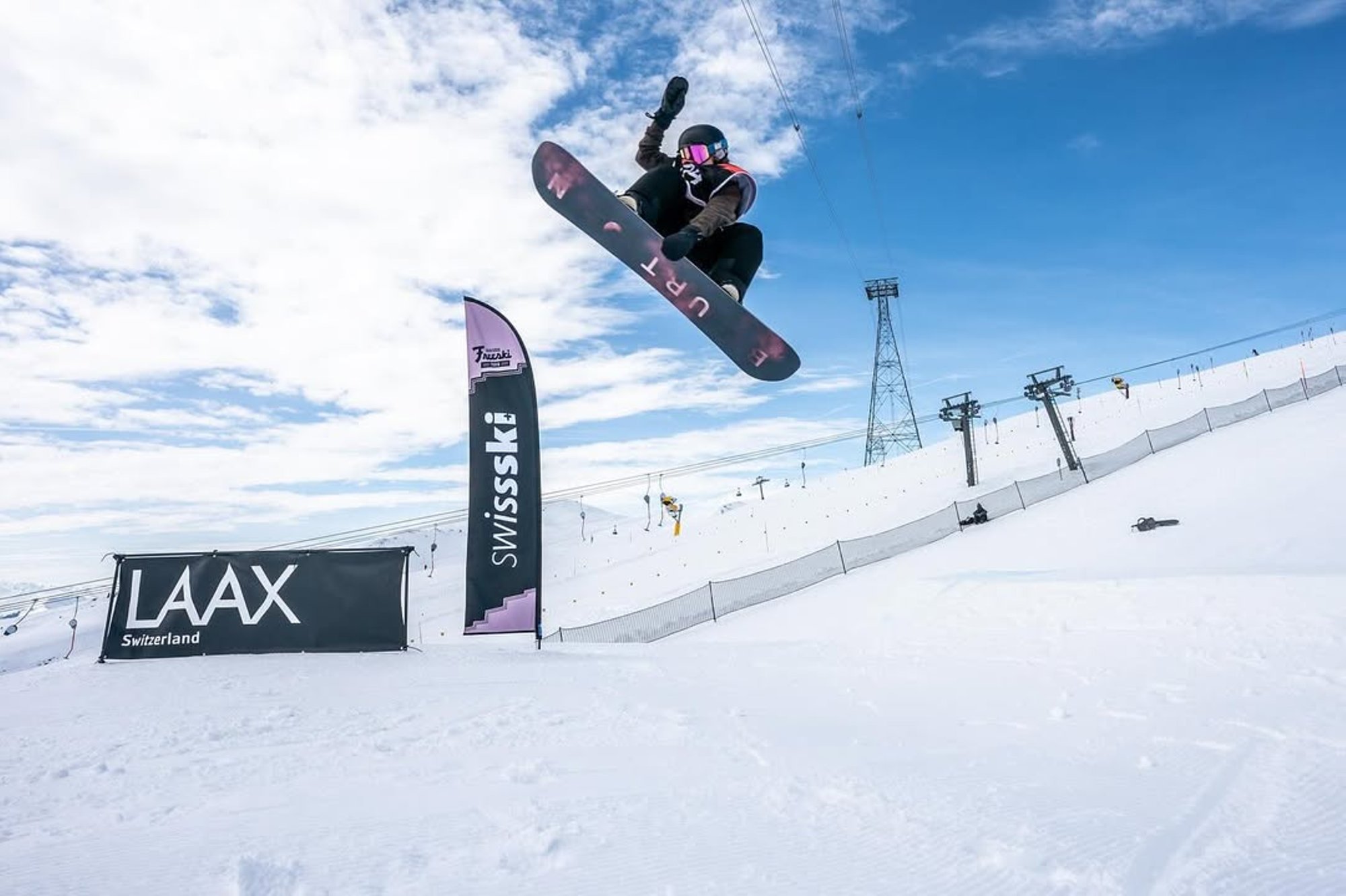 15-aastane Eesti lumelaudur tegi suurepärase MK-debüüdi, veelgi kõrgem koht jäi maandumisse