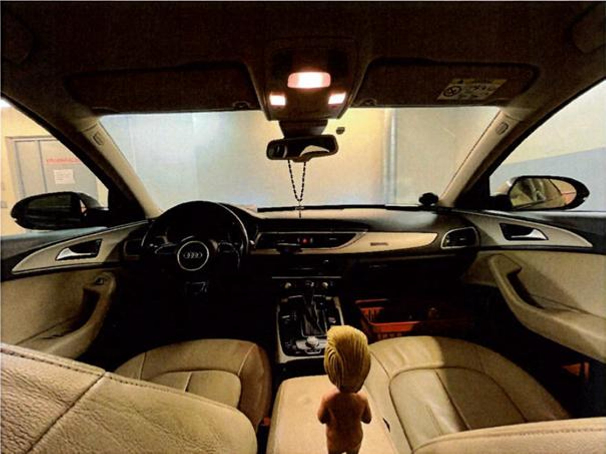 Tallinna gümnasist pani püsti nii vinge narkoäri, et hakkas koolis käima sularahas ostetud Audi A6ga