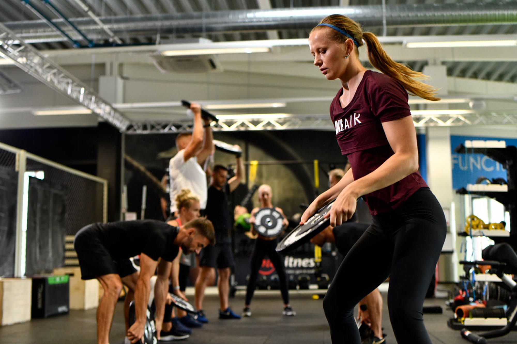 Kuidas alustava treenijana ennast jõusaalis teistega mitte võrrelda? Personaaltreener annab nõu