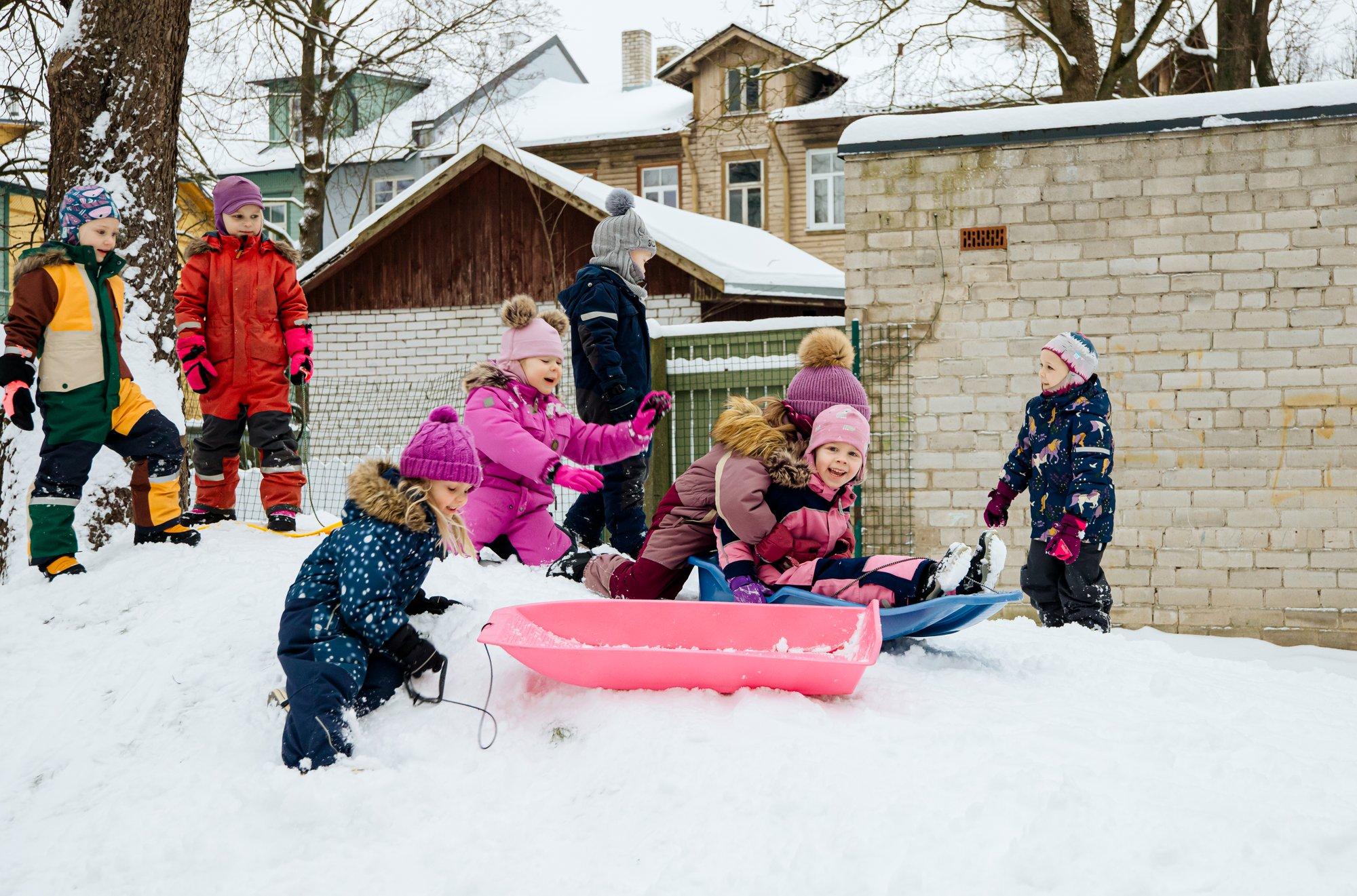 Üks päev lasteaias. Mis saab siis, kui mänguasjad puhkusele saata ja laste loovus lendu lasta?
