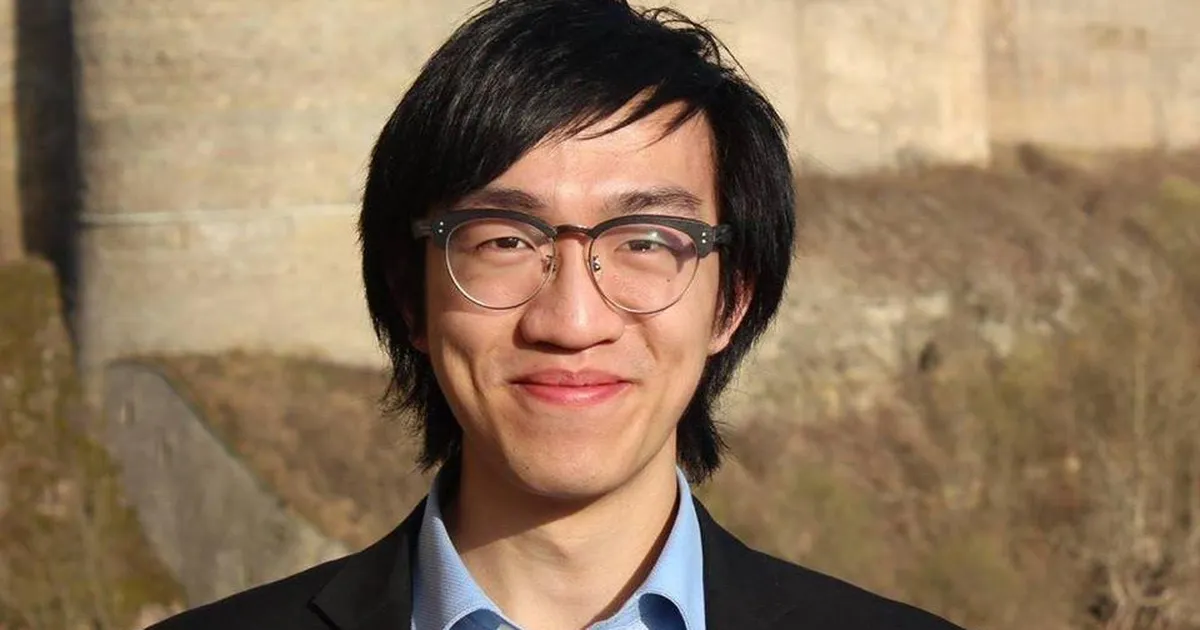 IVERSON NG ⟩ Eksiilis hongkonglase armastuskiri Eestile: «Kuulake oma südant, see näitab õiget teed»