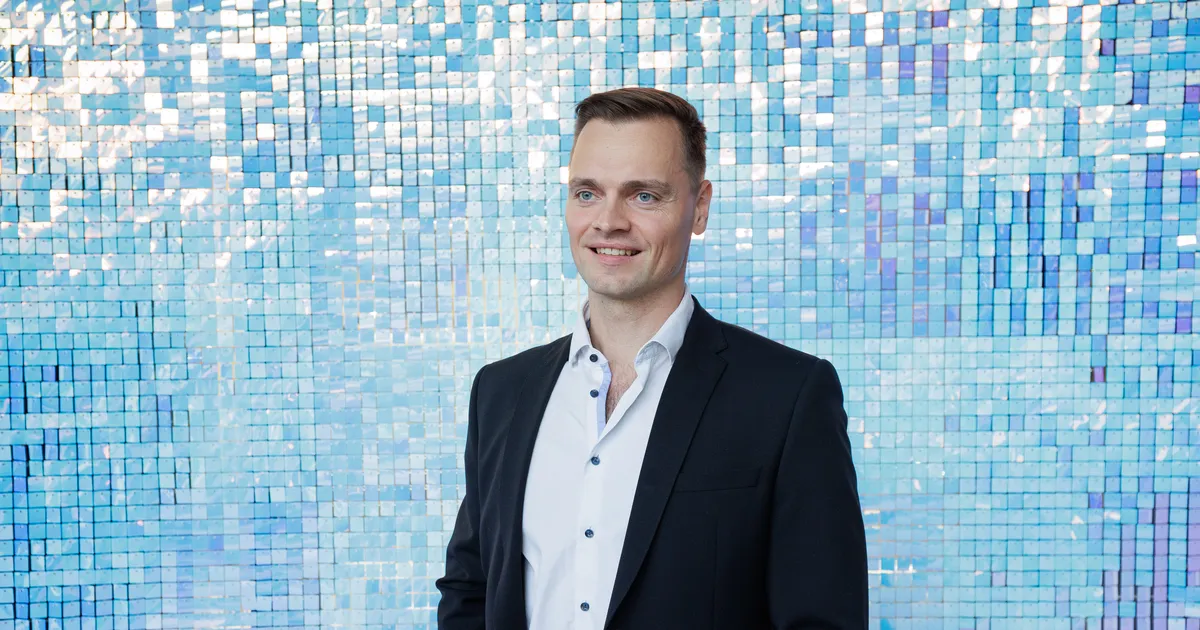 FOTOD ABIELUETTEPANEKUST ⟩ «Vallalise kaunitari» Kaspar teeb kallimaga pulmaplaane: tuleb väike, armas ja privaatne üritus