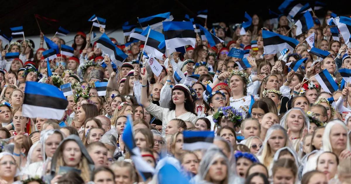 TÕNU PLOOMPUU ⟩ Paralaulupidu või diskrimineerimine?