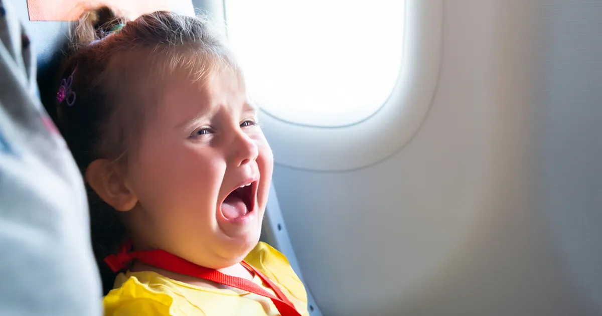 ÜLLATAV ⟩ Lapse esimene jonnihoog lennukis juhtub täpselt nii mitme minuti pärast