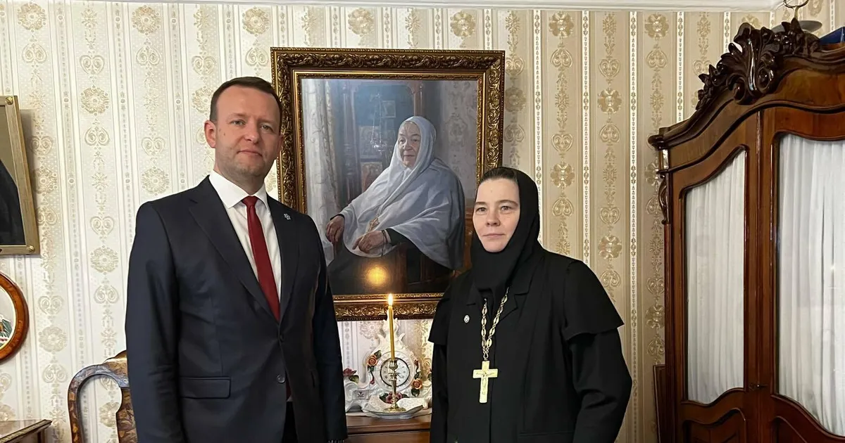 SERGEI METLEV ⟩ «Saatanlik» Eesti riik õigeusu nunnade hinge kohal