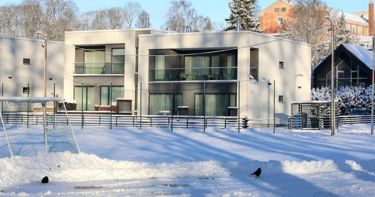 Ootamine jätkub. Kohus tühistas Lubja tänava viltu vajunud maja asjus vaheotsuse tegemise