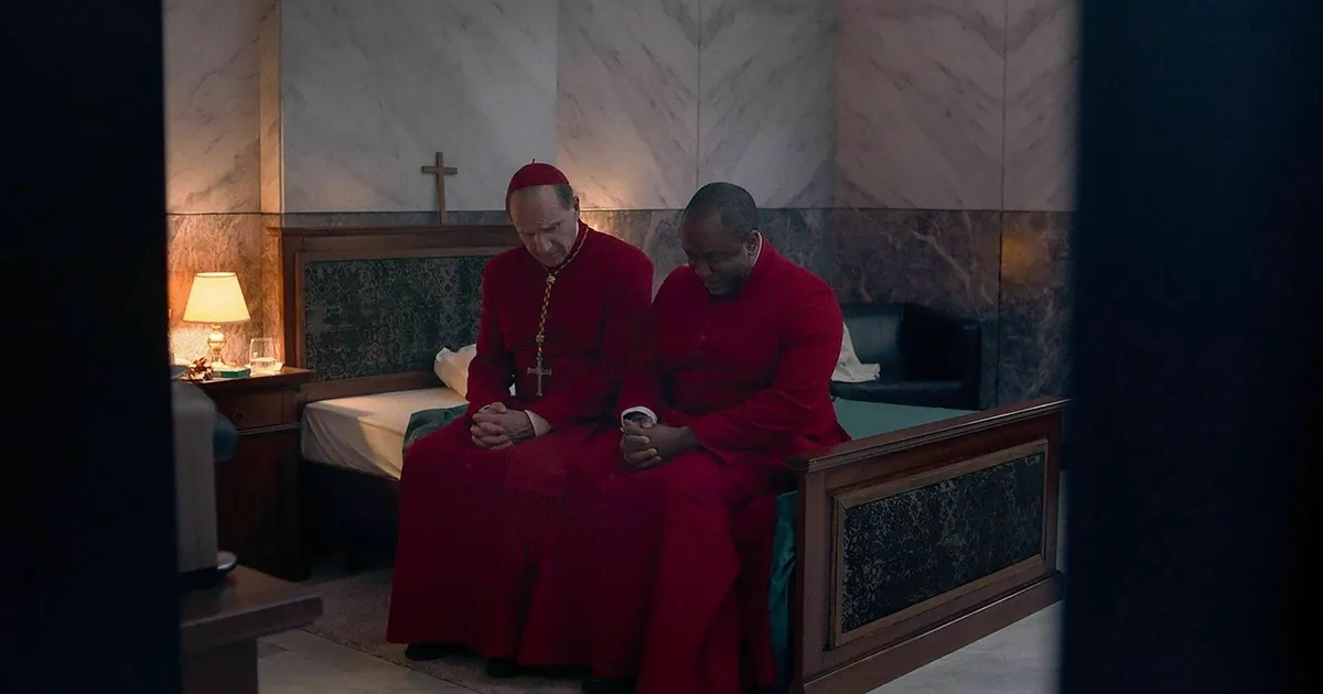 VÕITJAD ⟩ Briti filmiauhindade jagamisel võidutsesid salasepitsevad kardinalid ja piinatud arhitekt