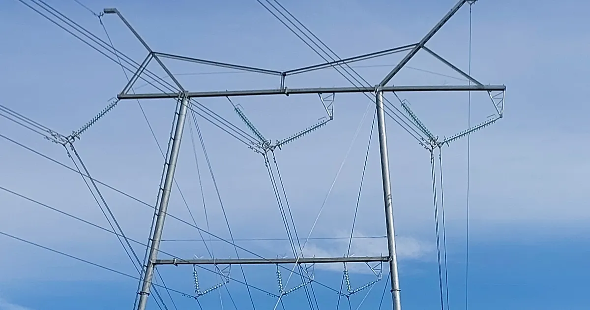 ELEKTRIKELL ⟩ Neljapäeval on elekter Eestis poole odavam, kuid Soomes on elekter sellest 30 korda odavam