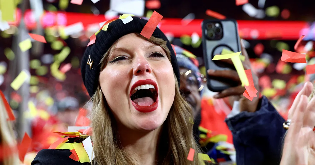 PILK PEALE ⟩ Uued pildid Taylor Swiftist algatasid kuulujutu, et staar on noa all käinud