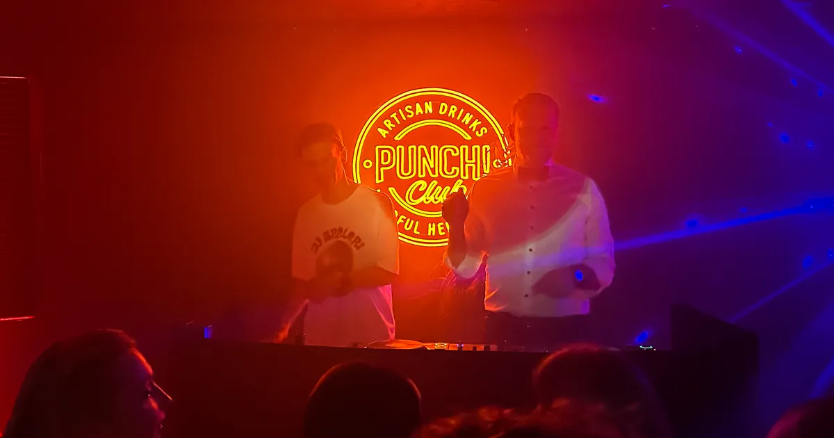 INGA RAITAR ⟩ «DJ Läänemetsa» pidu kui ahvatlev kutse võimu siseringi