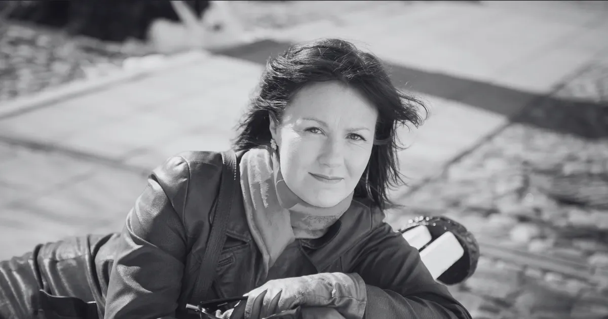 Suri näitleja ja laulja Kärt Tomingas