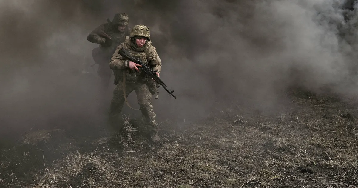 Putini armee jookseb Toretski linnale tormi