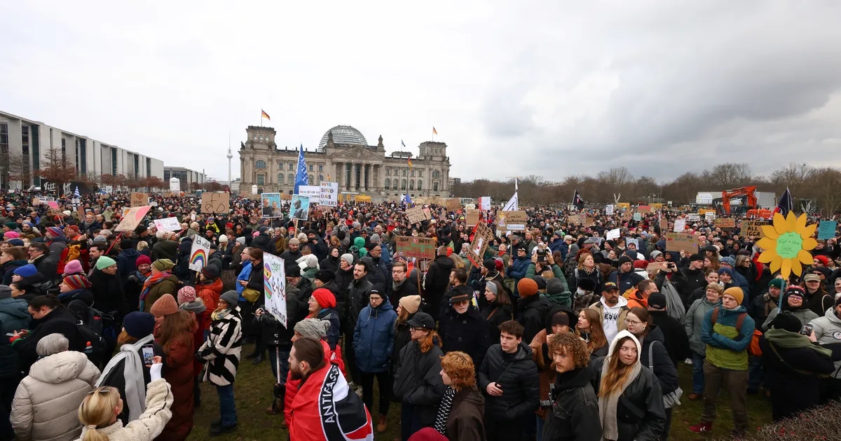 Berliinis kogunesid tuhanded protestima konservatiivide ja paremäärmuslaste lähenemise vastu