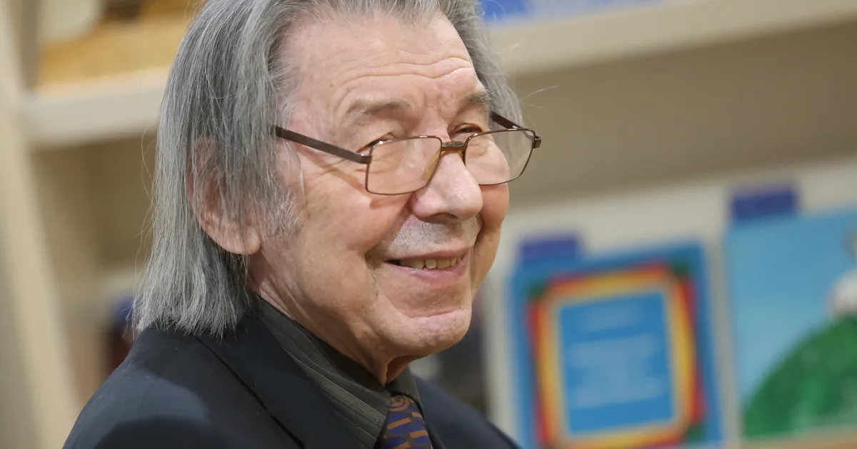 VIDEO ⟩ Luuletaja Hando Runnel soovitab kolme raamatut, mis otsivad vastust olemise mõistatusele