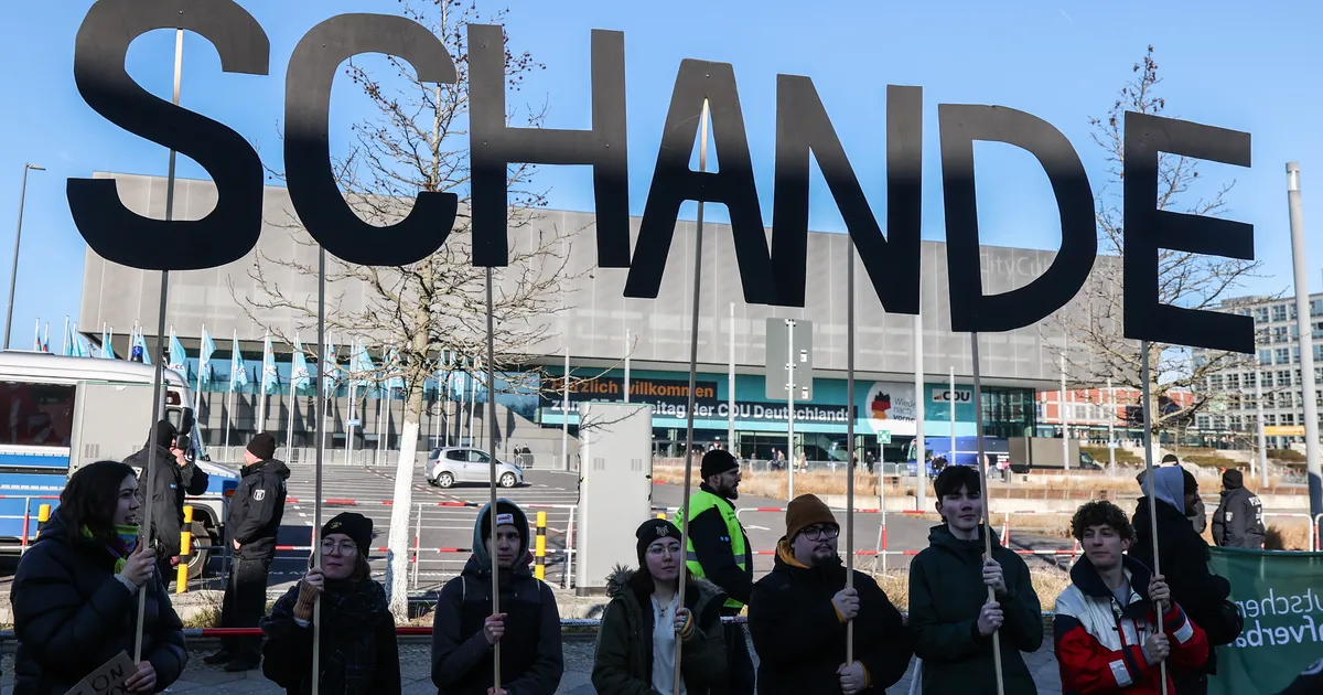 KATRIN LAUR ⟩ Eestlane näeb Saksamaad, et natside järeltulijad tõstavad jälle pead...vaataks kaugemale