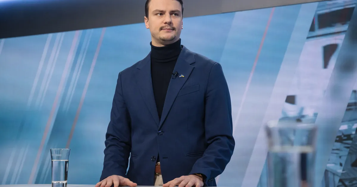 OTSE POSTIMEHEST ⟩ Miks koorub Tallinna koolielus aina uusi probleeme? Stuudios abilinnapea Aleksei Jašin