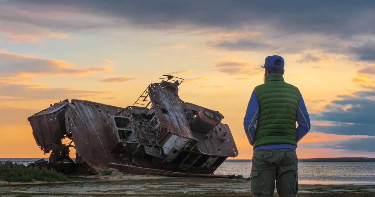 MÜSTEERIUM ⟩ Norra suvekuumuses taandub järv, mille põhjas peituvad sünged saladused