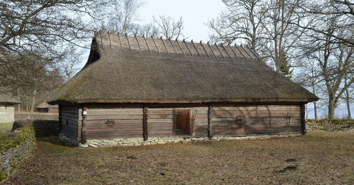 AEGRUUM ⟩ Võitlus suitsuga ja palvemaja puust korsten