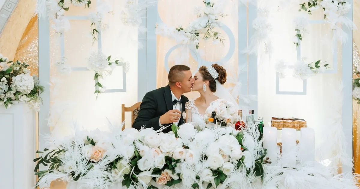 Pulmakorraldaja noomib külalisi: nad tahavad lihtsalt veenduda, et sa ei satuks anafülaktilisse šokki