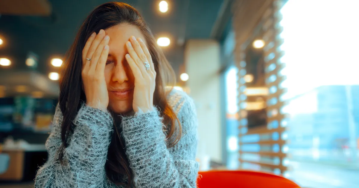 «Tule. Jumal. Appi. Ta laskub kõigi nende inimeste ees ühele põlvele»