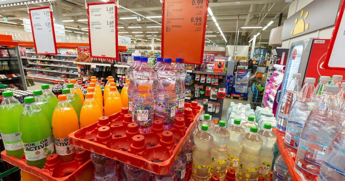 Elektrikatkestuste pelgus tegi veest kaupluste hitt-toote