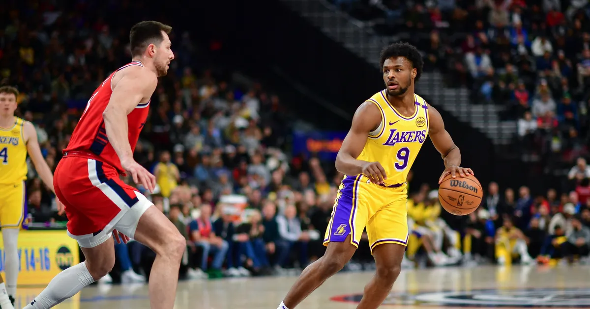 VIDEO ⟩ Hiilgava esituse teinud LeBron Jamesi poeg elas üle hirmuäratava hetke