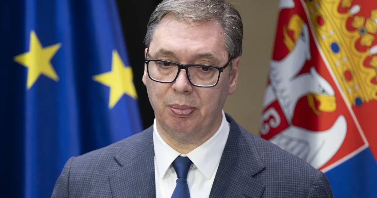 ÕNNETUS VÕI MÕRVAKATSE? ⟩ Serbia presidenti vedanud autol tuli sõidu ajal rehv alt ära