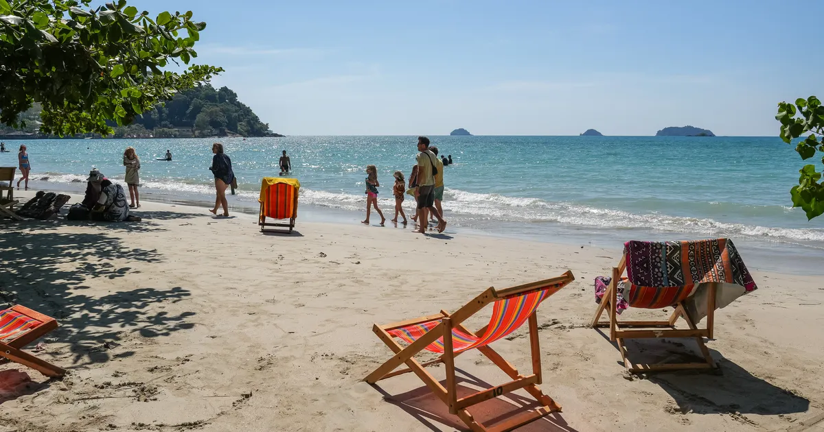 VÕIMALIK AINULT AMEERIKAS? ⟩ Floridas sõitis 84-aastane autojuht rannas päevitanud naise peast üle: ma ei pannud tähele!