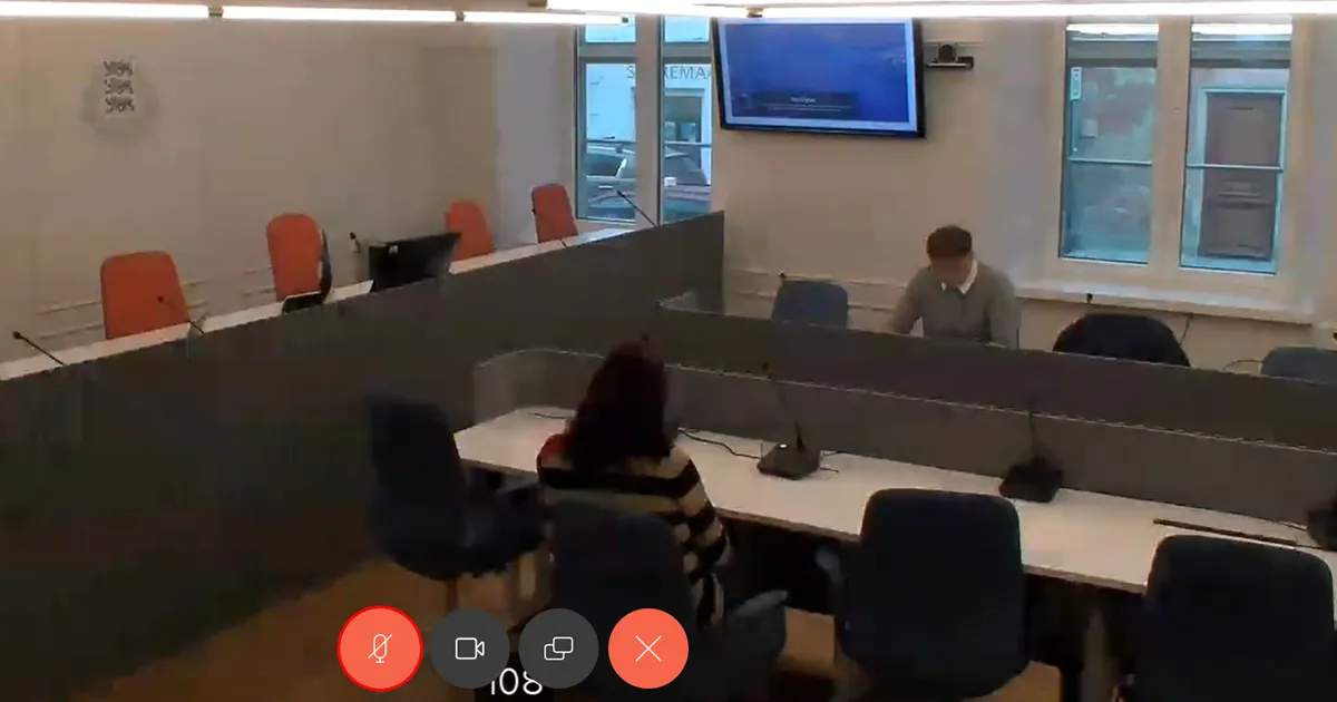 TINGIMISI VANGI ⟩ Tõsielusaatest «Prooviabielu» tuntud Liisa ema seisis psühhotroopse aine ebaseadusliku käitlemise tõttu kohtu ees