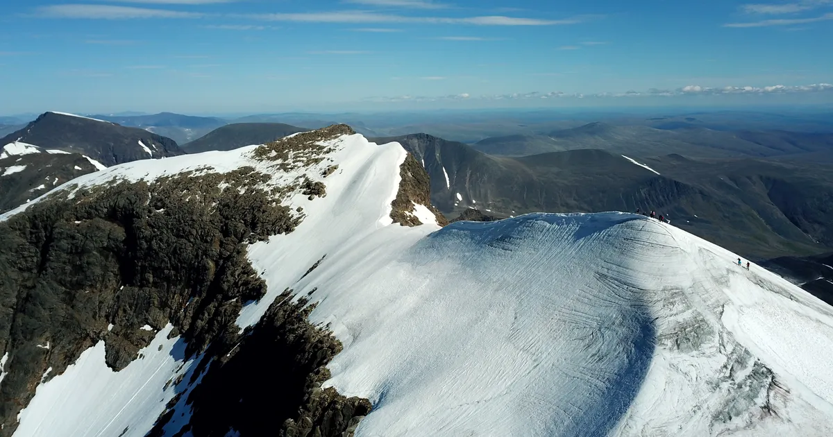 Tuntud saatejuht leiti Rootsi kõrgeimal mäel telgist surnuna