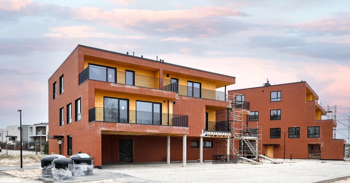 SUVEKS KOJU ⟩ Pärnu jõe kaldale kerkiva elukvartali jõepoolsed kodud valmivad enne tähtaega