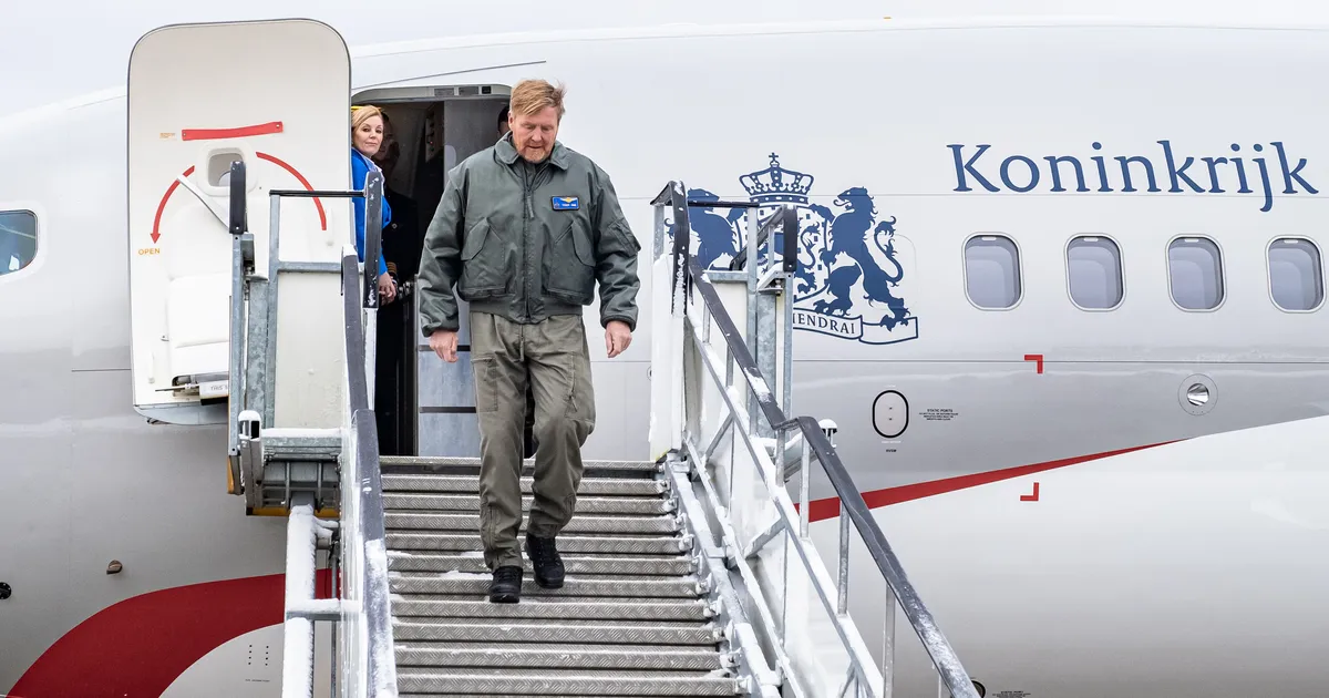FOTOD ⟩ Madalmaade kuningas külastas Ämari lennubaasi
