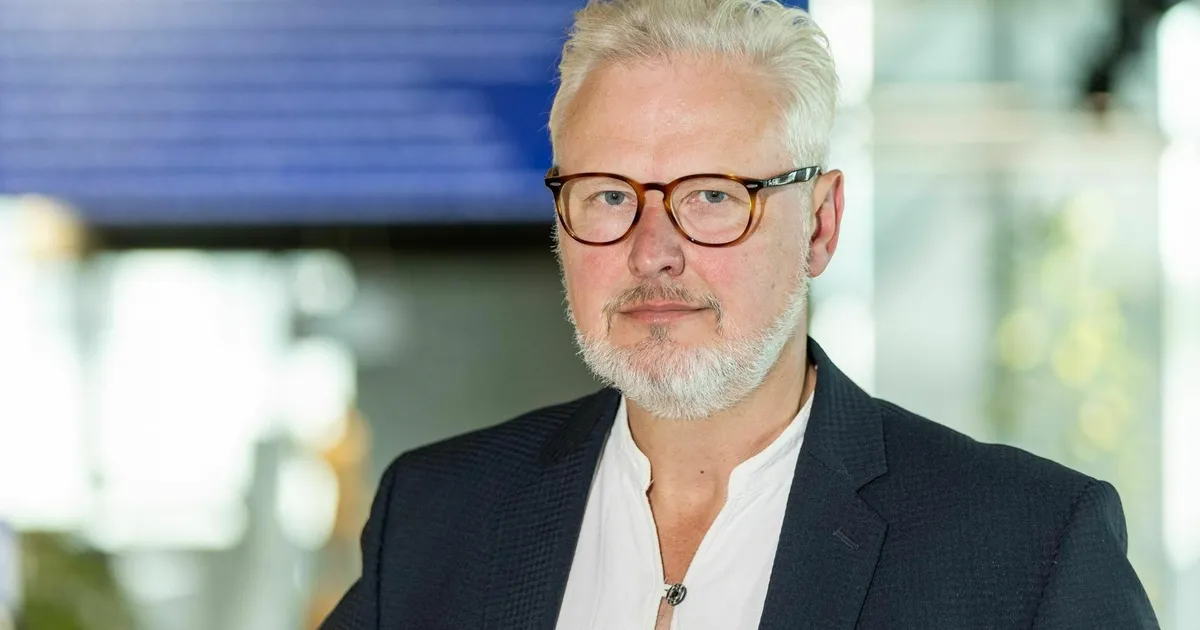 MARTIN EHALA ⟩ Flirdist on saanud miiniväli