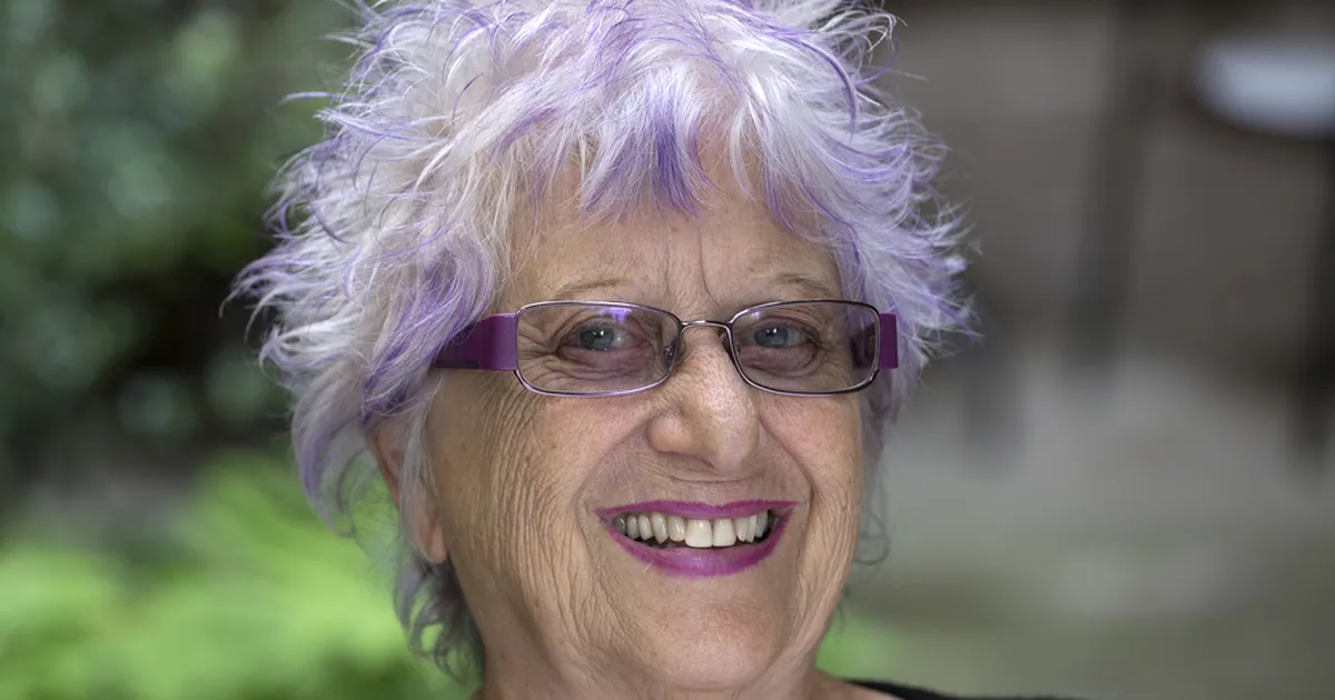 Seda tooni juuksed lisavad küpsemas eas naisele portsu liigseid aastaid