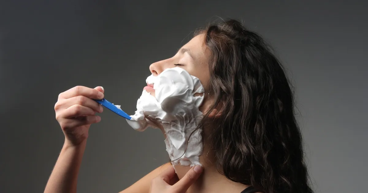 UUS REKORD ⟩ Maailma pikima habemega naine teeb silmad ette paljudele meestele